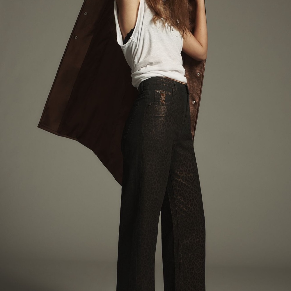 Chic Leopard Print Pants